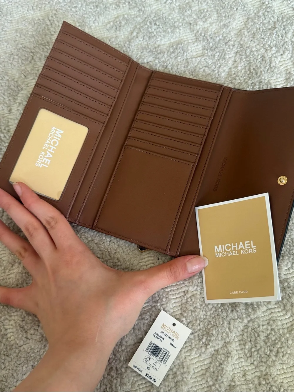 Michael Kors Jet Set Large Logo Trifold Wallet - Vanilla  BRAND NEW